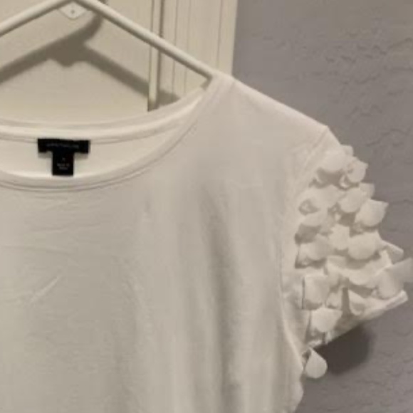 Ann Taylor Tops - LIKE NEW! Women's Ann Taylor White Short Sleeve Top w/Petals on /Sleeves -SMALL